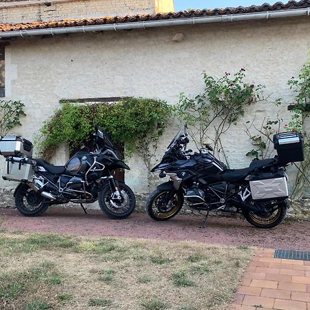 The Cool Lounge A Coulonges - Charente Bed and Breakfast Εξωτερικό φωτογραφία