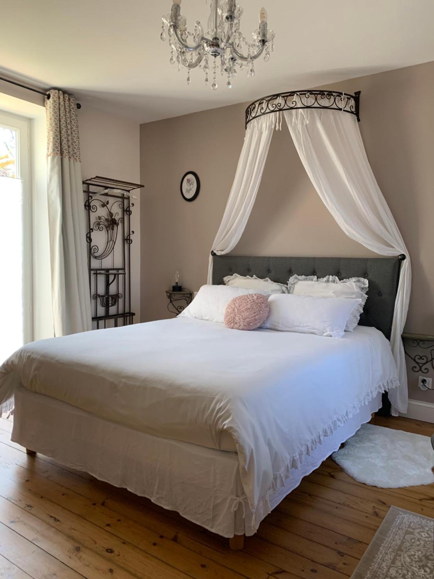 The Cool Lounge A Coulonges - Charente Bed and Breakfast Εξωτερικό φωτογραφία