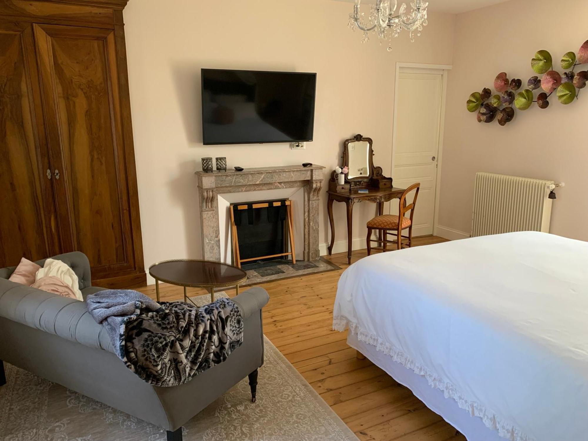 The Cool Lounge A Coulonges - Charente Bed and Breakfast Εξωτερικό φωτογραφία