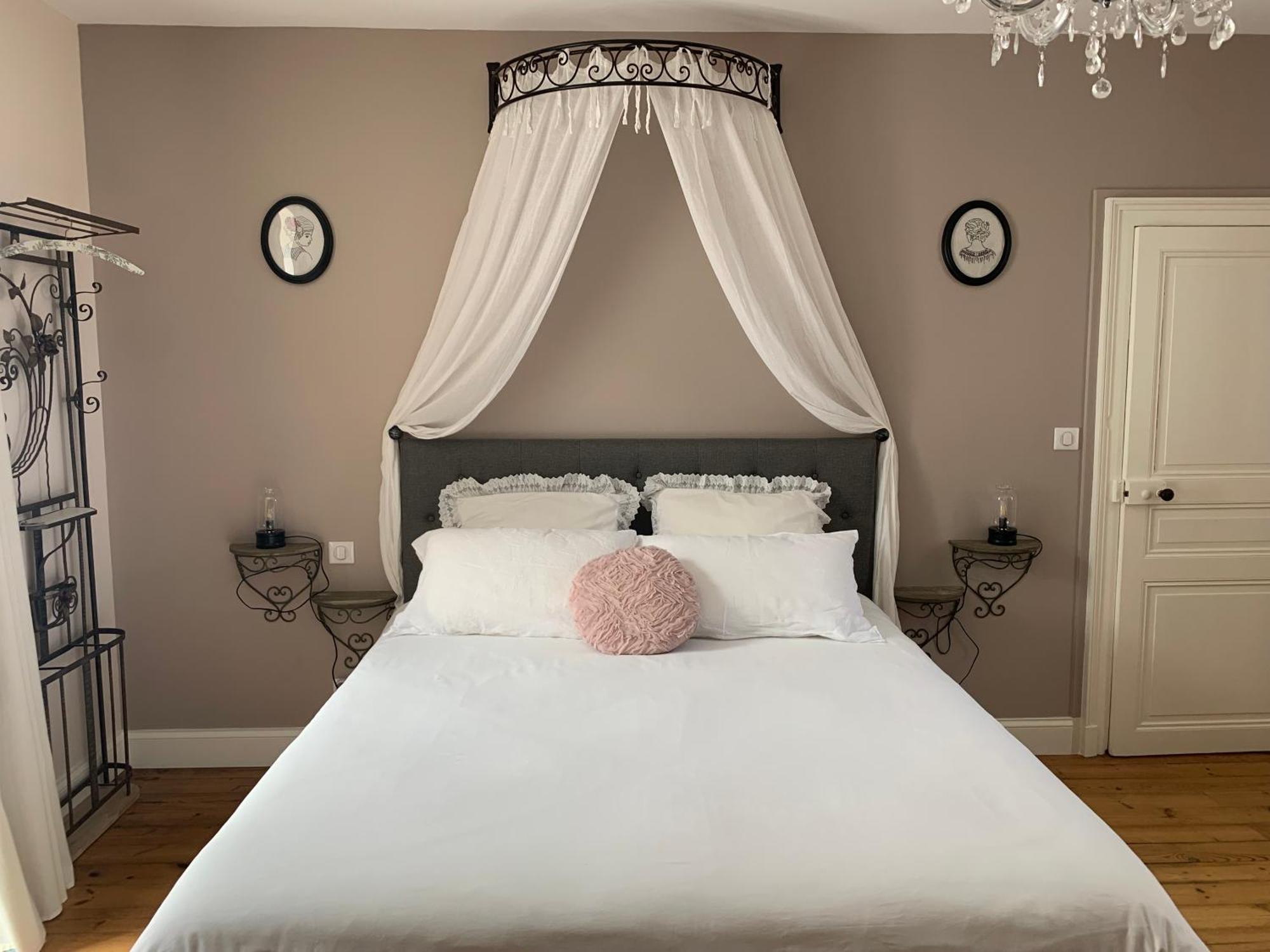 The Cool Lounge A Coulonges - Charente Bed and Breakfast Εξωτερικό φωτογραφία
